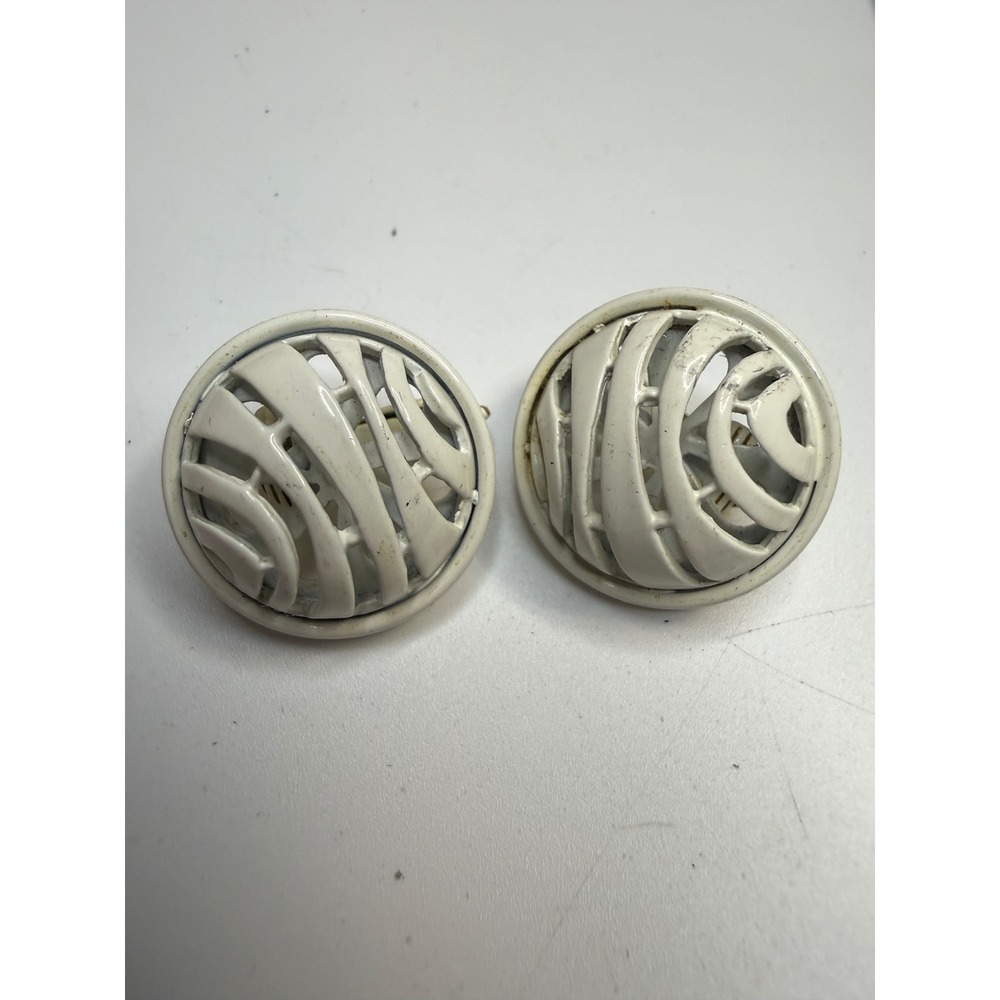 Vintage White Enamel Domed Open Work Cage Clip On Earrings 1 Inch Retro Swirl